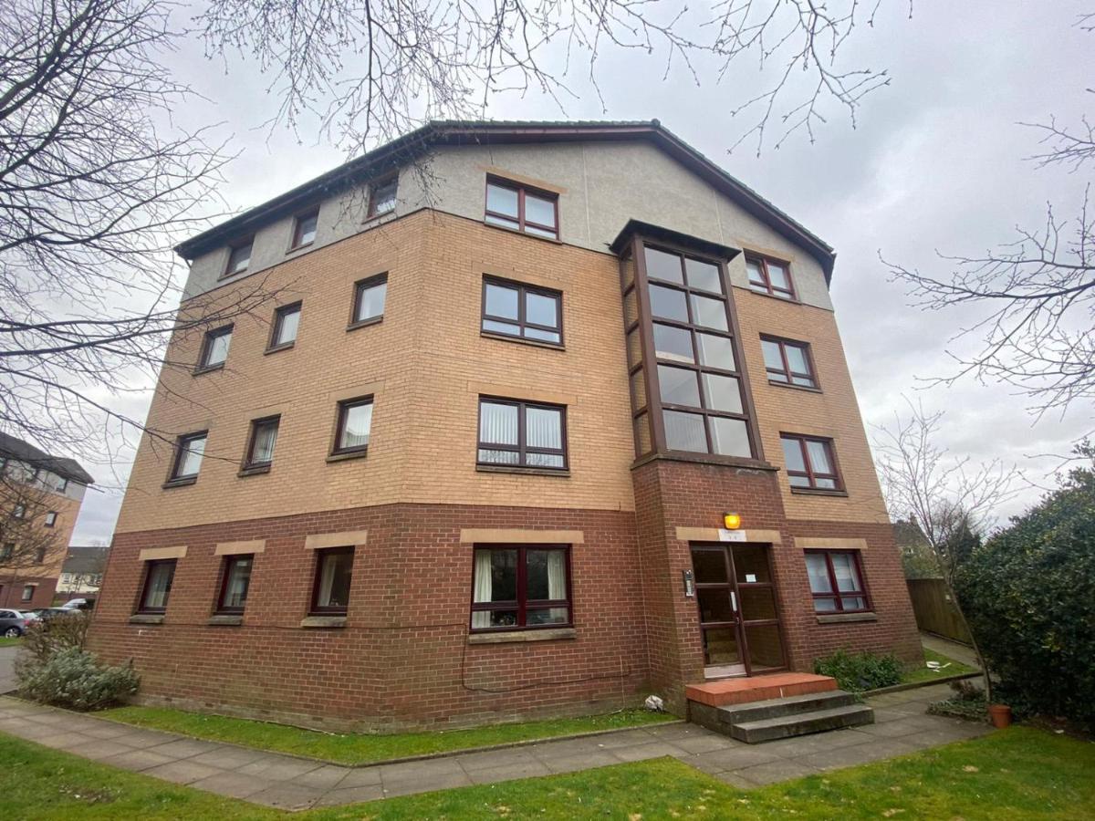 Beautiful 3 Bedroom Apt, Mins From Glasgow Airport, M8 & Sec Paisley Exterior photo